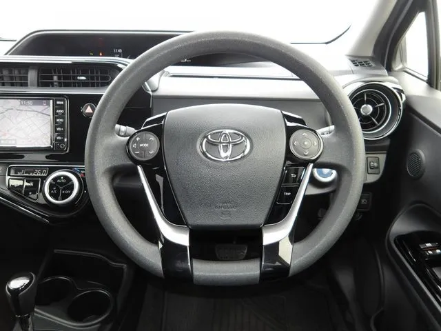 トヨタ　アクア