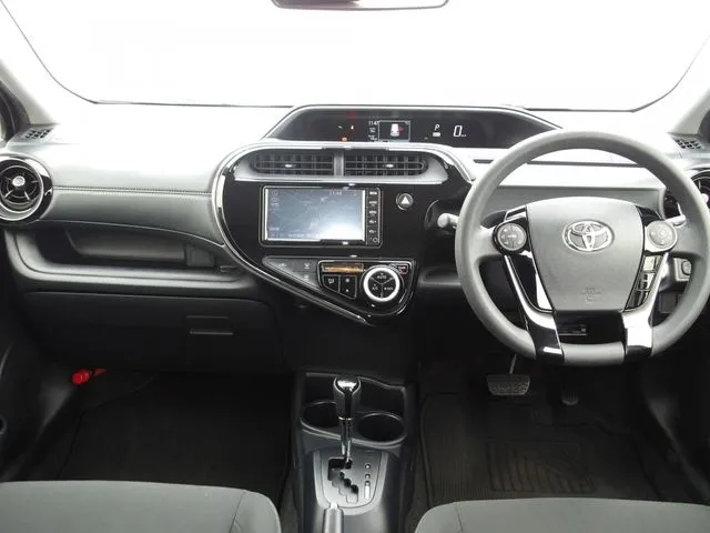 トヨタ　アクア