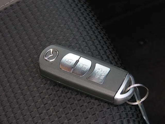 アクセラ　セダン（マツダ）の車両写真