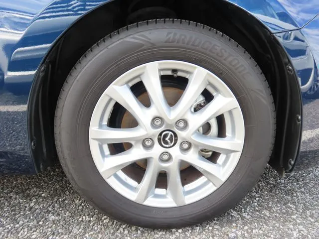 アクセラ　セダン（マツダ）の車両写真