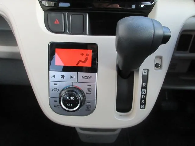 ムーヴ 4WD(ダイハツ)の車両写真