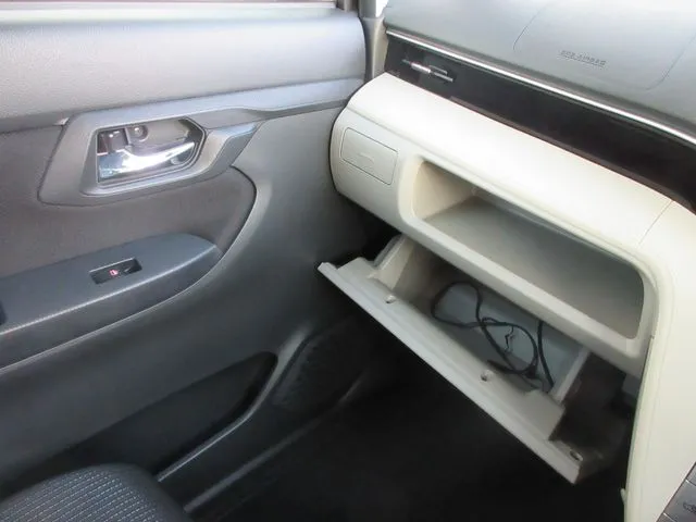 ムーヴ 4WD(ダイハツ)の車両写真