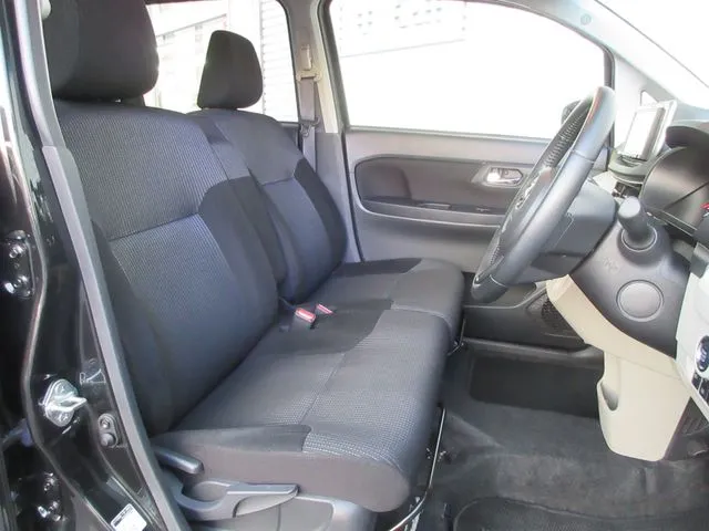 ムーヴ 4WD(ダイハツ)の車両写真