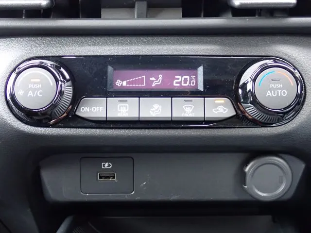 ニッサン　ノート