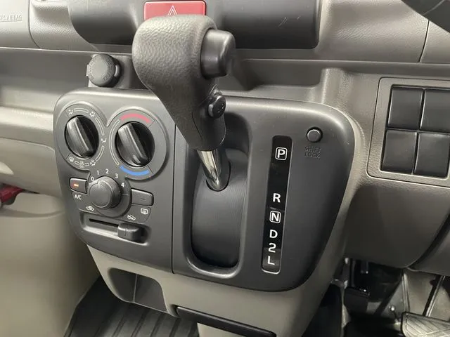 エブリイバン（スズキ）の車両写真