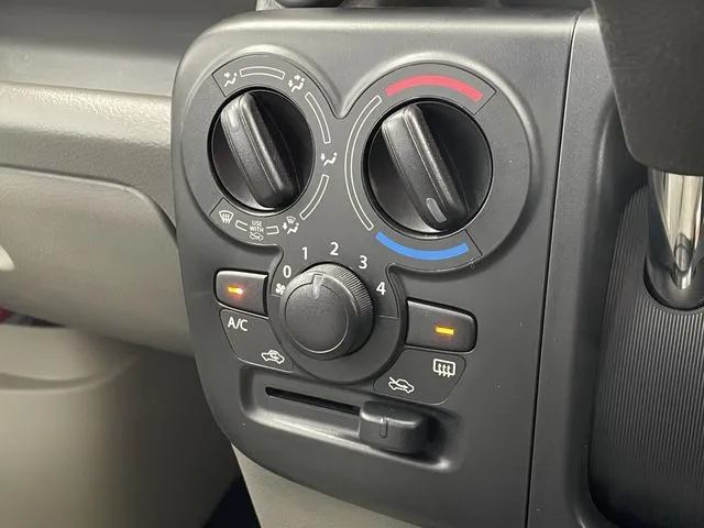 エブリイバン（スズキ）の車両写真