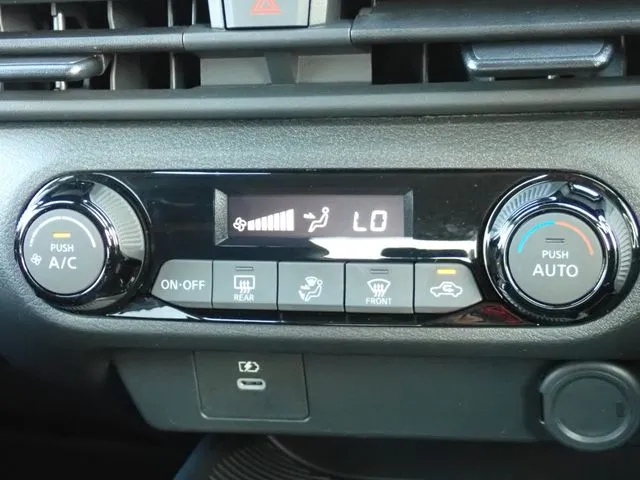 ノート（ニッサン）の車両写真