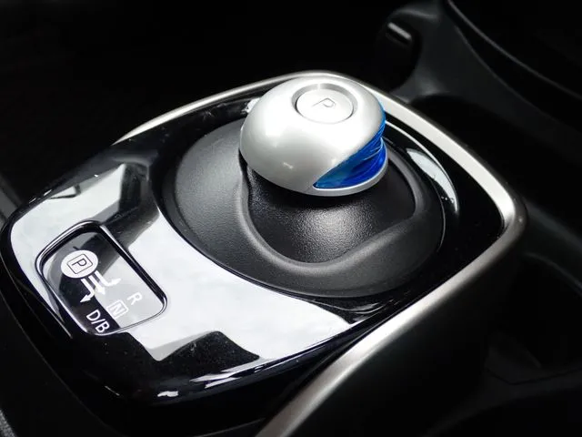 ニッサン　ノート