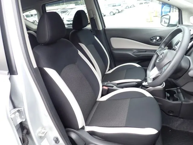 ニッサン　ノート