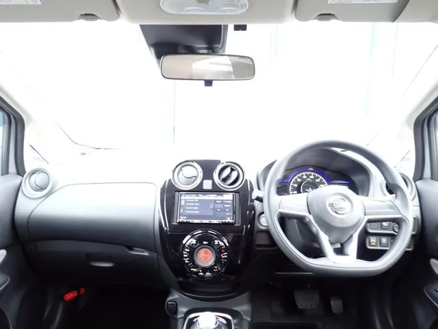 ニッサン　ノート