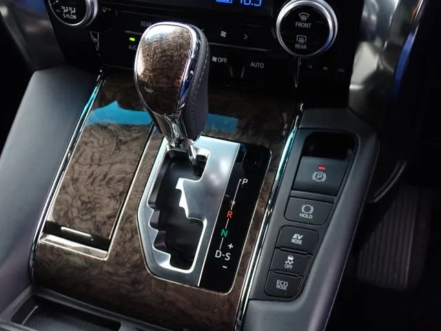 アルファード　ハイブリッド　４ＷＤ（トヨタ）の車両写真