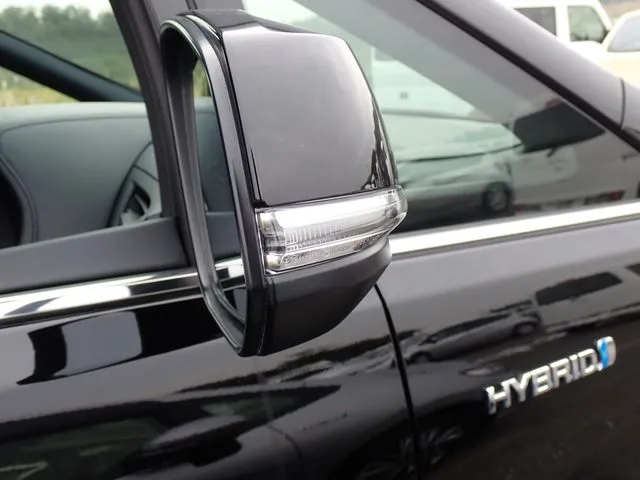 アルファード　ハイブリッド　４ＷＤ（トヨタ）の車両写真