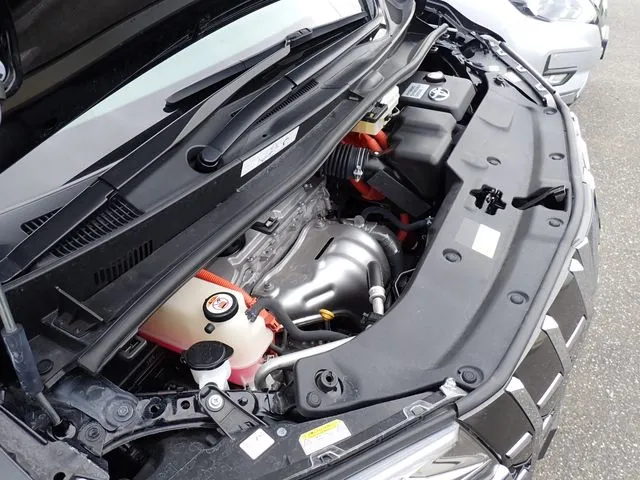 アルファード　ハイブリッド　４ＷＤ（トヨタ）の車両写真