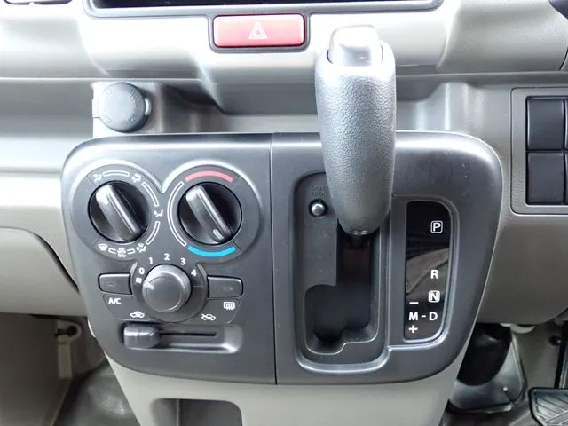 ＮＶ１００クリッパー（ニッサン）の車両写真