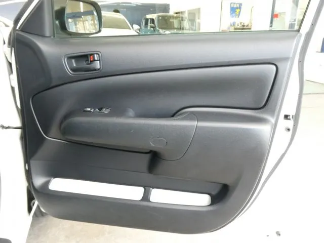 サクシードバン　２ＷＤ（トヨタ）の車両写真