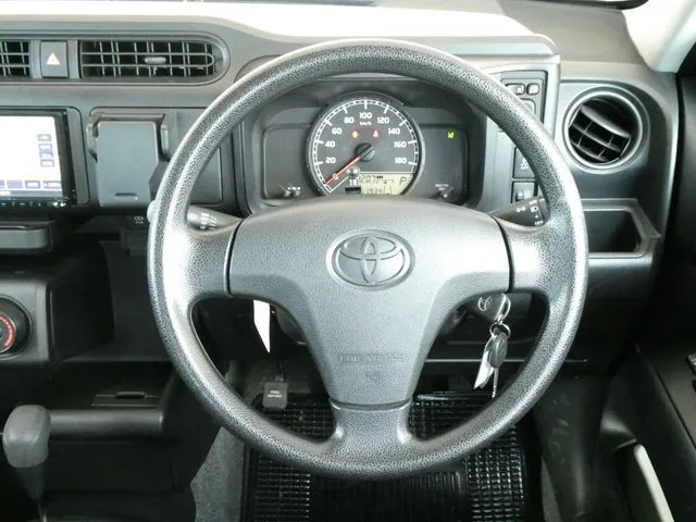 サクシードバン　２ＷＤ（トヨタ）の車両写真