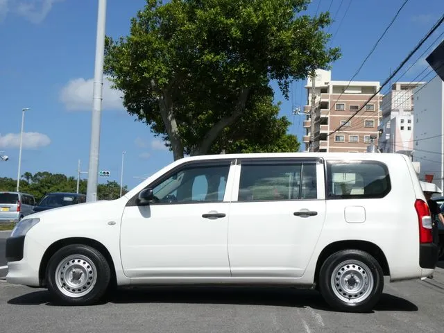 サクシードバン　２ＷＤ（トヨタ）の車両写真