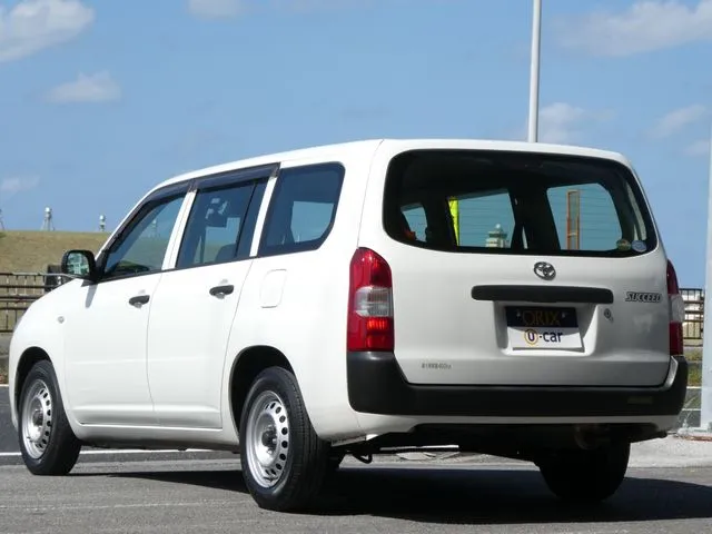 サクシードバン　２ＷＤ（トヨタ）の車両写真