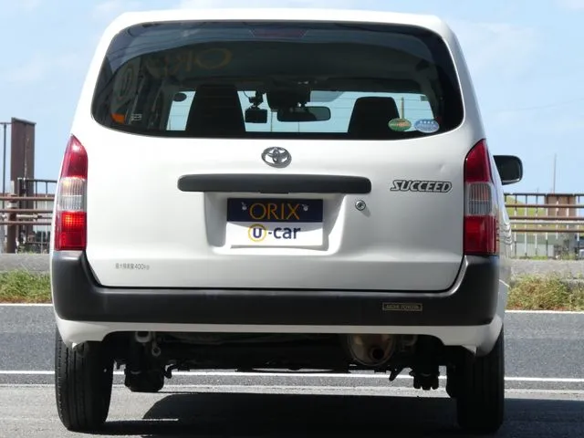 サクシードバン　２ＷＤ（トヨタ）の車両写真