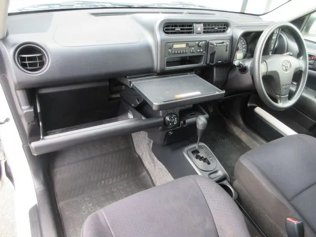 サクシードバン　４ＷＤ（トヨタ）の車両写真