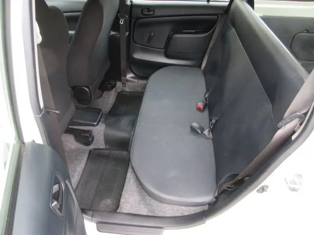 サクシードバン　４ＷＤ（トヨタ）の車両写真