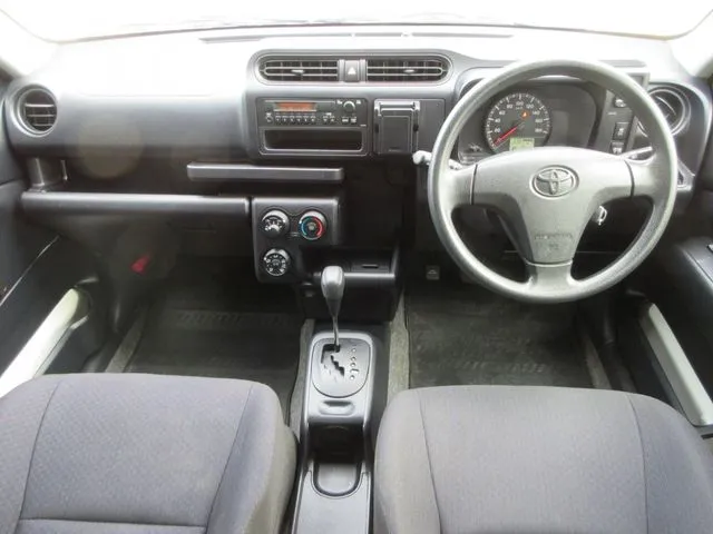 サクシードバン　４ＷＤ（トヨタ）の車両写真