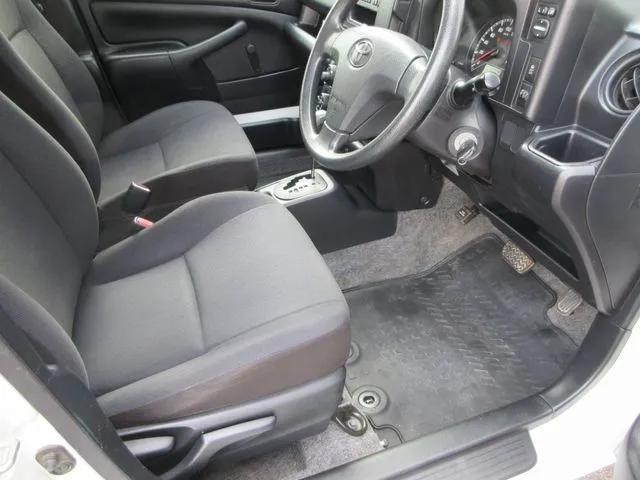 サクシードバン　４ＷＤ（トヨタ）の車両写真