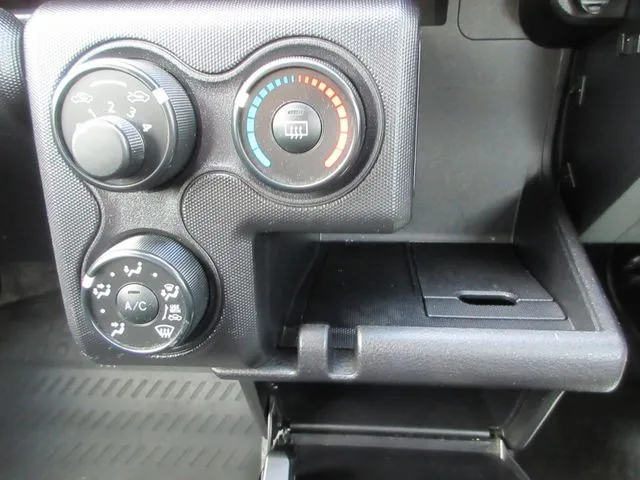 サクシードバン　４ＷＤ（トヨタ）の車両写真