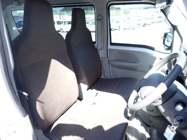 エブリイバン（スズキ）の車両写真