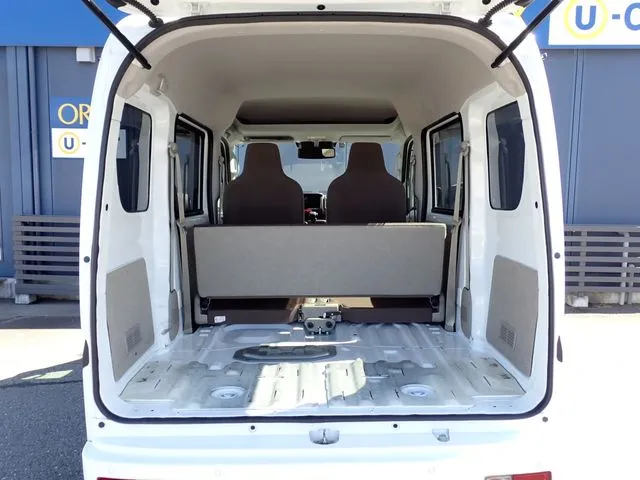 エブリイバン（スズキ）の車両写真