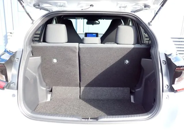 トヨタ　ヤリス