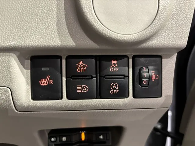 ムーヴ 4WD(ダイハツ)の車両写真