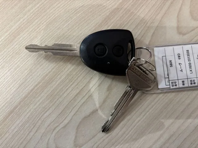 ムーヴ 4WD(ダイハツ)の車両写真