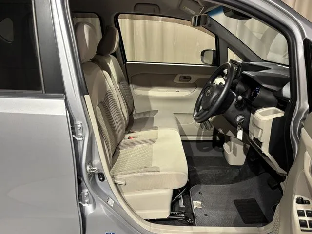 ムーヴ 4WD(ダイハツ)の車両写真