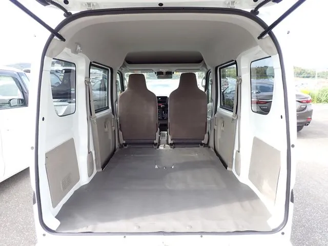 エブリイバン（スズキ）の車両写真