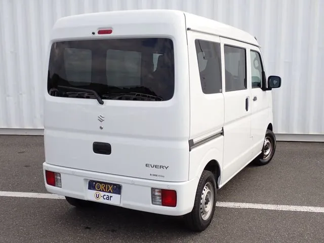 エブリイバン（スズキ）の車両写真