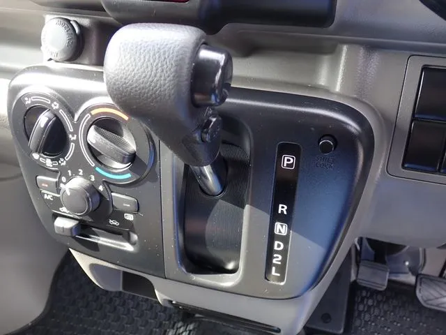 エブリイバン（スズキ）の車両写真