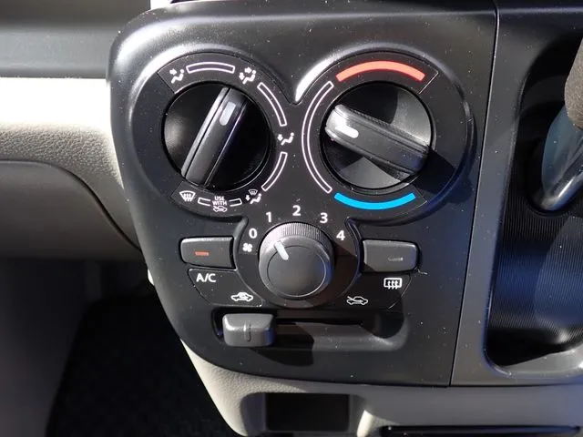 エブリイバン（スズキ）の車両写真