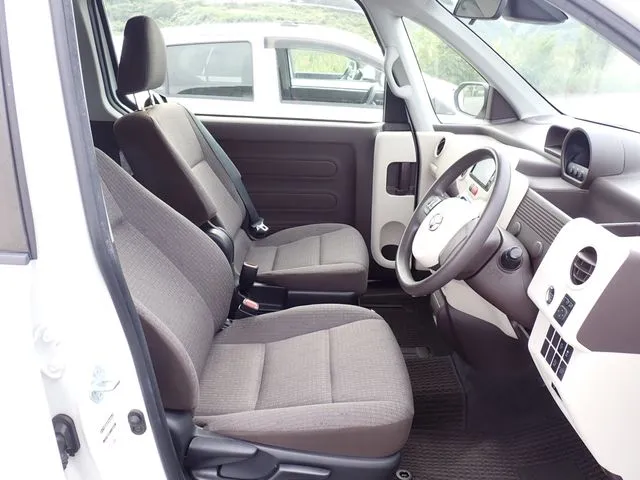 ポルテ（トヨタ）の車両写真