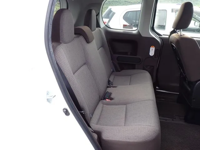 ポルテ（トヨタ）の車両写真