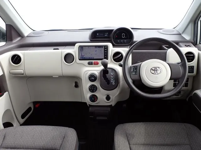 ポルテ（トヨタ）の車両写真