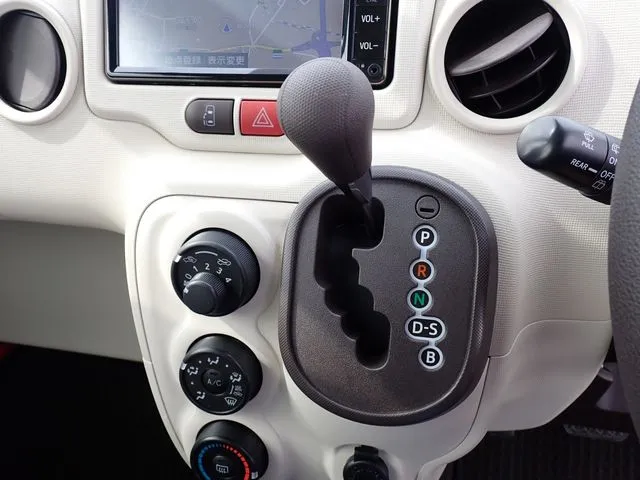 ポルテ（トヨタ）の車両写真