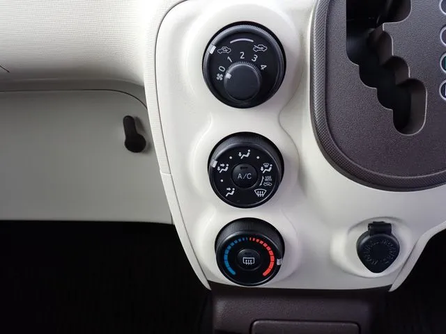 ポルテ（トヨタ）の車両写真