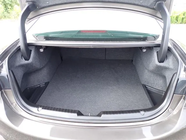 マツダ MAZDA6 セダン