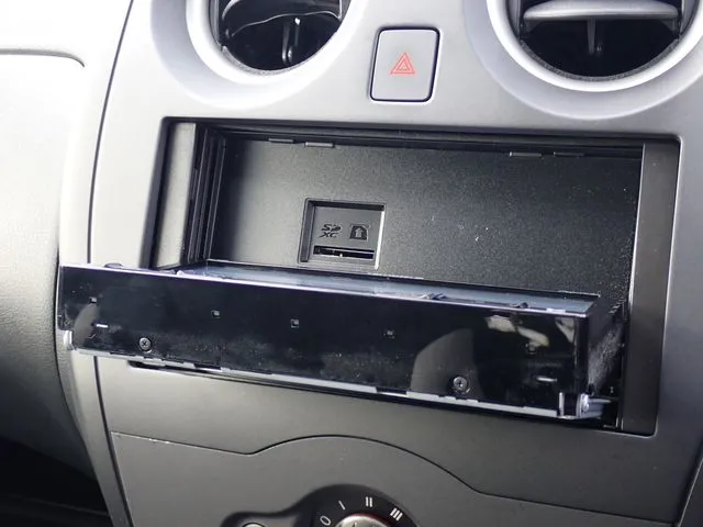 ニッサン　ノート