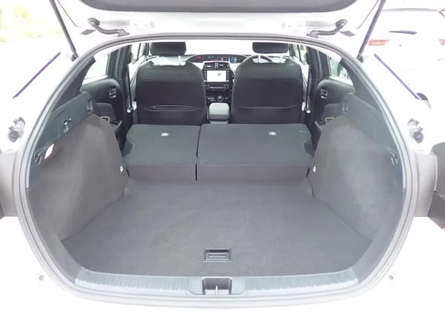 トヨタ プリウス