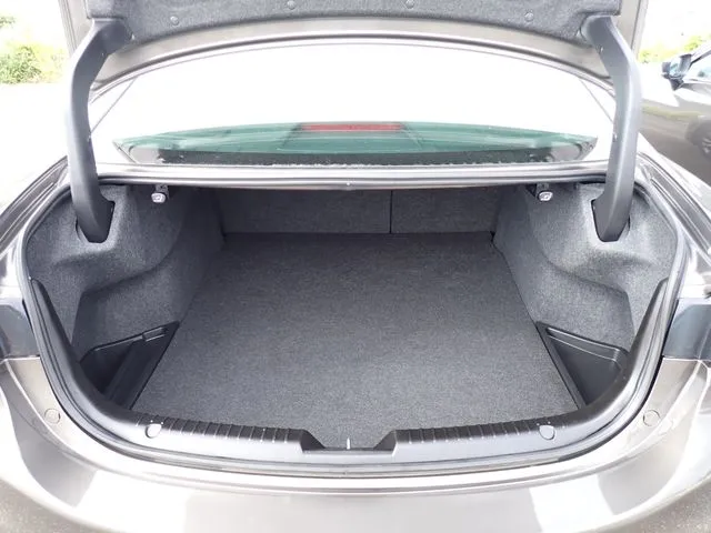 マツダ MAZDA6 セダン