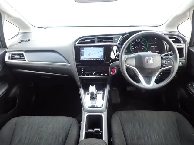 ホンダ　シャトル　ハイブリッド