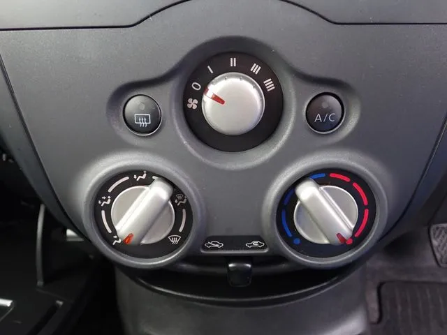 ノート（ニッサン）の車両写真