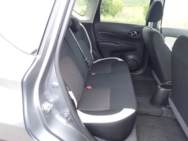 ノート（ニッサン）の車両写真